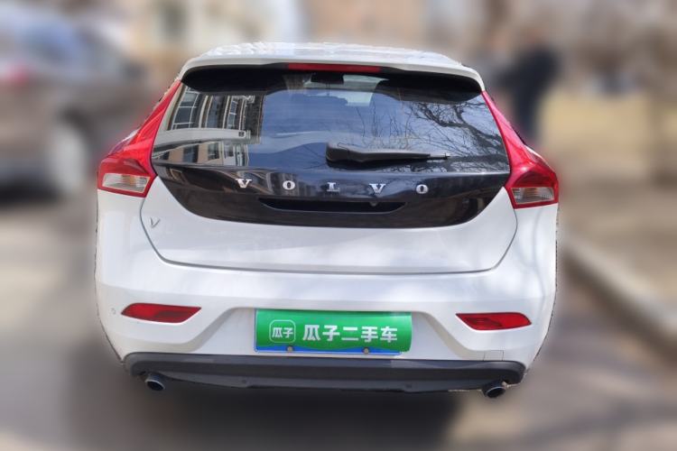 Used Volvo V40 2015 1.6T Zhiyi Edition
