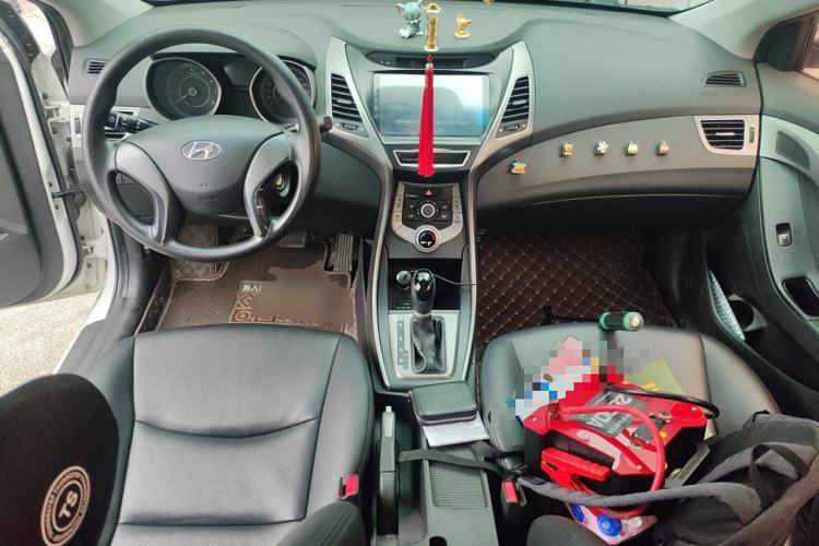 Used Hyundai Elantra (5th Generation / Langdong) 2016 1.6L Automatic Smart Version Center Console