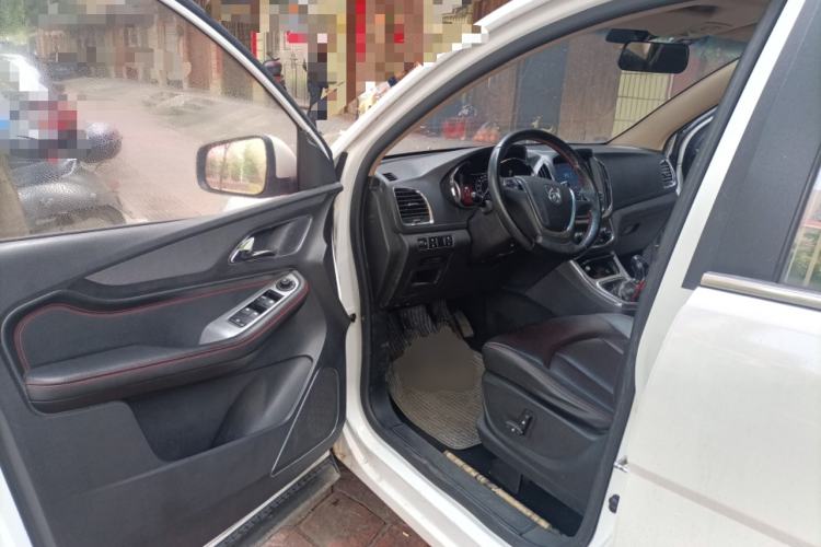 Used Baojun 560 2015 1.8L manual luxury version Driver Seat