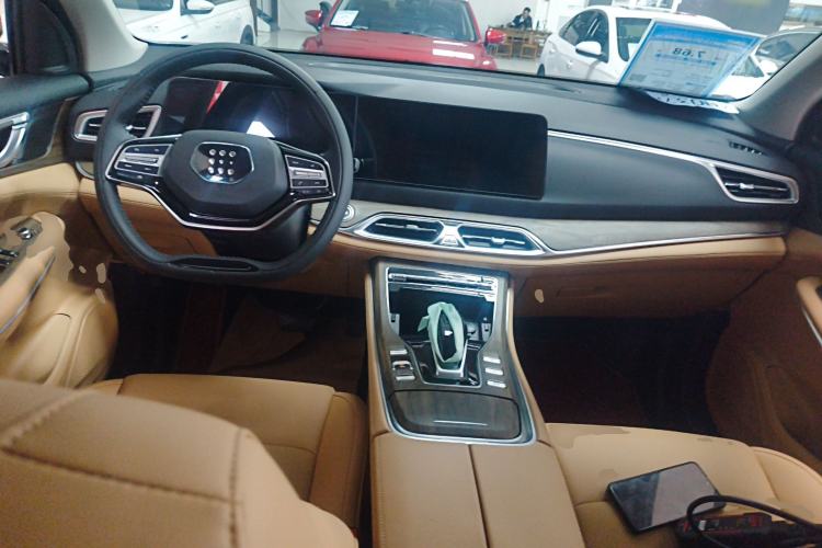 Used Landian E5 2024 Honor Edition 100KM Comfort Model 7 Seats Center Console