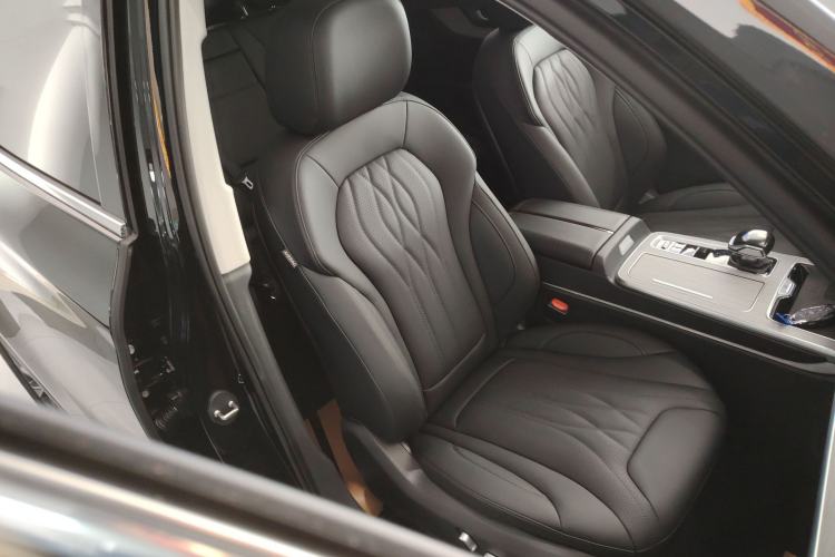 Used Hongqi HS5 2025 2.0T Two-Wheel Drive 600 000-Vehicle Commemorative Edition