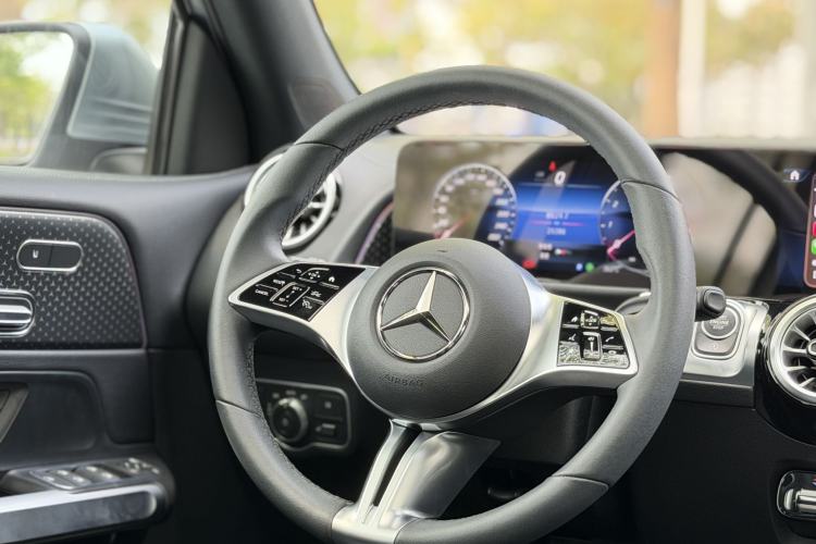 Used Mercedes-Benz GLB 2024 Refresh GLB 220 Fashion Edition Steering Wheel