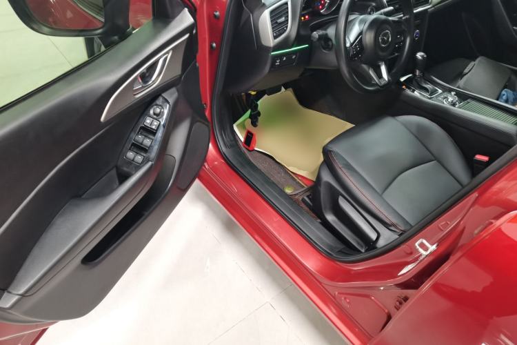 Used Mazda Mazda 3 Axela 2019 Cloud-Controlled Sedan 1.5L Automatic Luxury Model China VI Standard