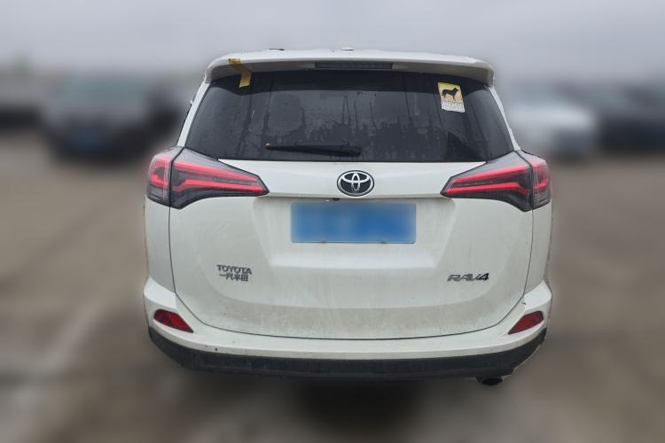 Used Toyota RAV4 2016 2.0L CVT Two-Wheel Drive Fashion Edition China V Standard Rear