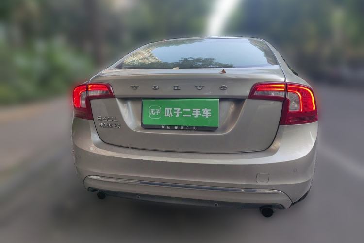 Used Volvo S60 2015 S60L 2.0T Zhiyuan Edition
