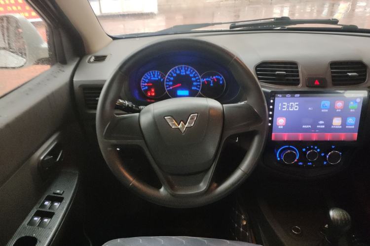 Used Wuling Hongguang 2014 1.5L S Standard Version
