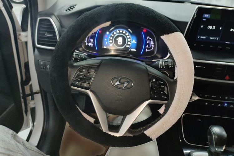 Used Hyundai Tucson 2020 280TGDi Two-Wheel-Drive GLS Fashion Edition China VI Standard Steering Wheel
