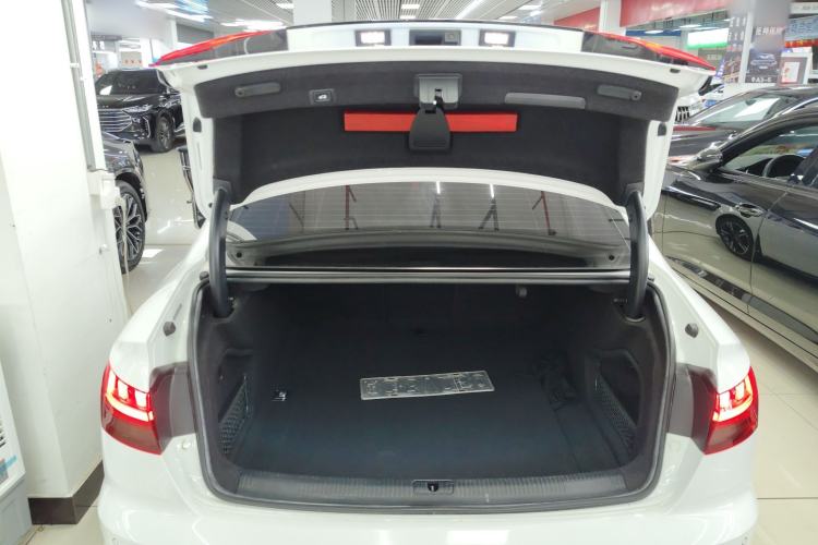 Used Audi A4L 2022 40 TFSI Luxury Dynamic Model