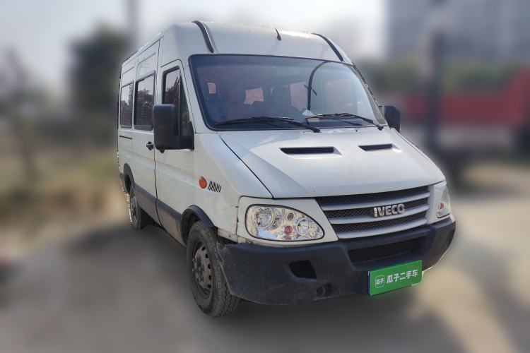 Used Iveco Power Daily 2017 2.5T Classic A32 Mid-Roof 6-7 Seater Bus 47Z5
