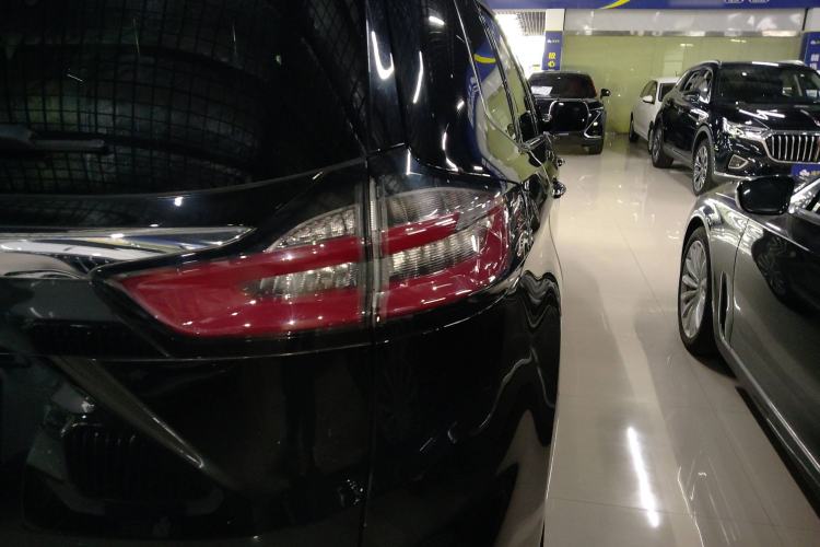 Used Ford Edge 2021 Facelifted PLUS EcoBoost 245 Two-Wheel Drive XLT 7-Seater
