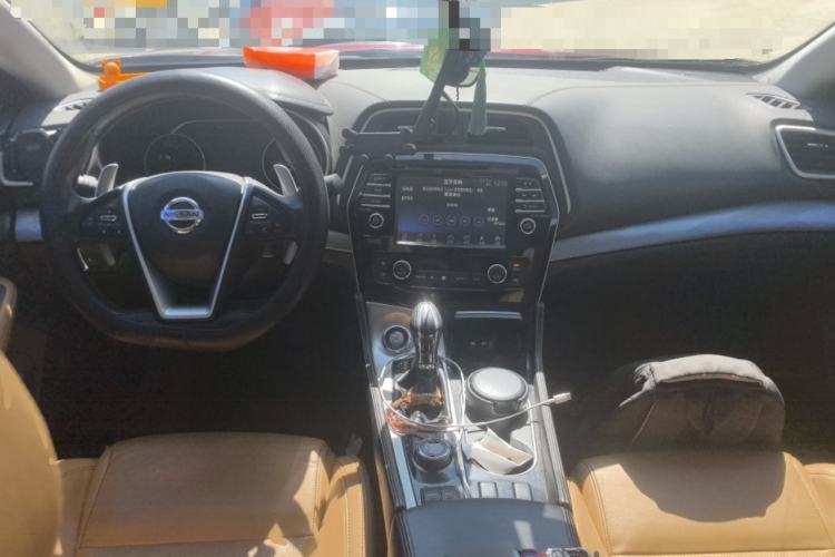 Used Nissan Maxima 2016 2.5L XL Luxury Edition Center Console