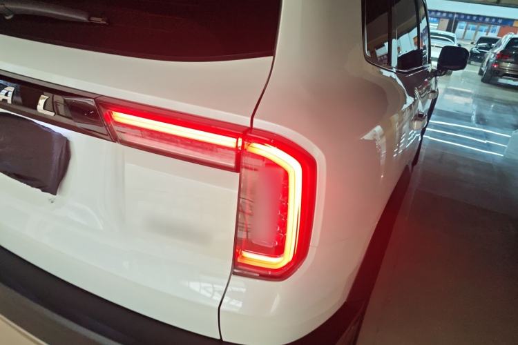 Used Haval DARGO 2021 1.5T DCT Two-Wheel Drive Border Collie Edition Right Rear Taillight