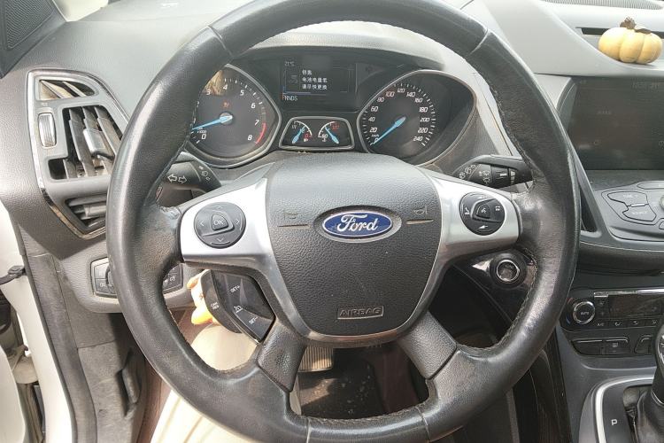 Used Ford Kuga 2015 2.0L GTDi Four-Wheel-Drive Sport Model Steering Wheel
