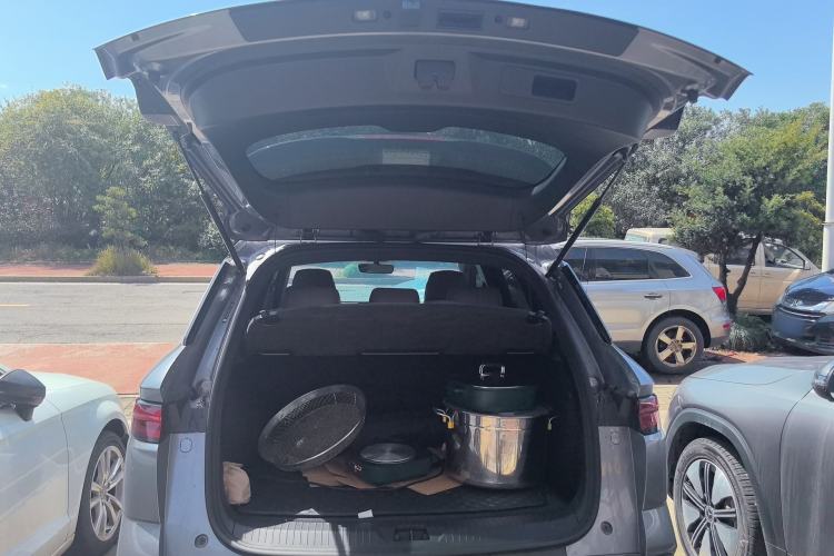 Used BYD Song Pro New Energy 2024 HONOR Edition DM-i 71KM Leading Model Trunk