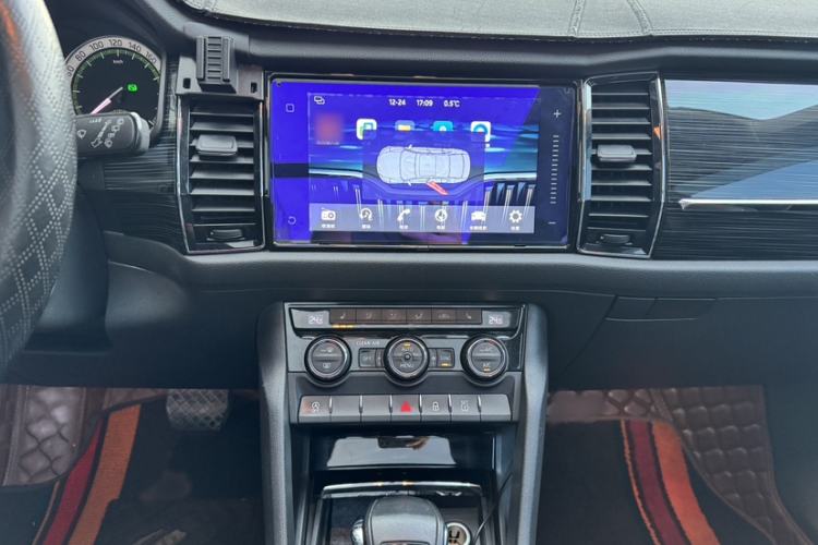 Used Skoda Kodiaq 2018 Facelifted TSI330 5-Seater Two-Wheel-Drive Luxury Enjoyment Edition