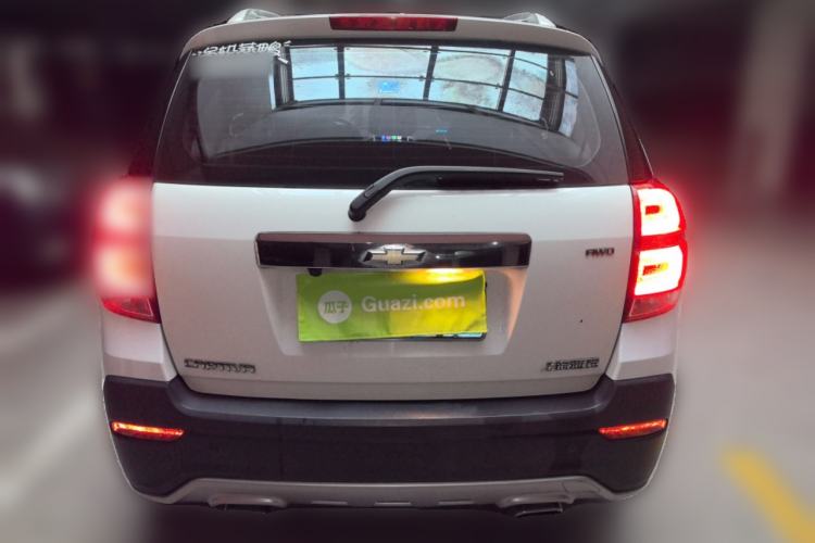 Used Chevrolet Captiva 2015 2.4L 4x4 Flagship Edition 7-Seater
