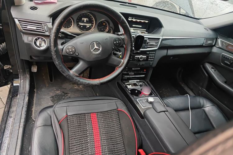 Used Mercedes-Benz E-Class 2013 E 260 L CGI Stylish Model Center Console