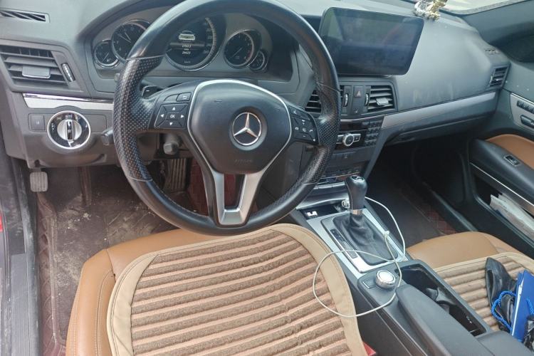 Used Mercedes-Benz E-Class 2012 E 200 CGI Coupe Center Console