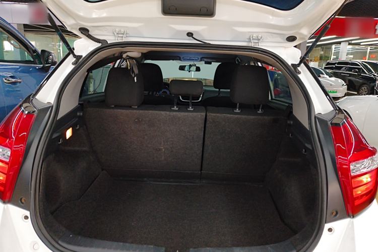 Used Toyota YARiS L Zhi Xuan 2019 1.5E CVT Dynamic Edition China VI compliant Trunk