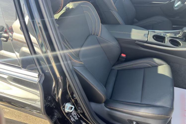 Used Toyota Avalon 2024 Dual-Motor 2.0L Premium Edition
