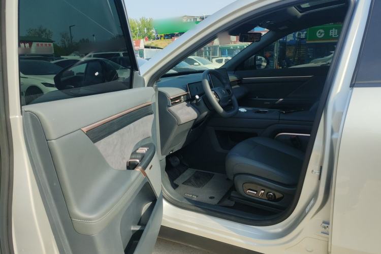 Used Dongfeng eπ eπ008 2024 210Max Range-Extended Version 6 Seats
