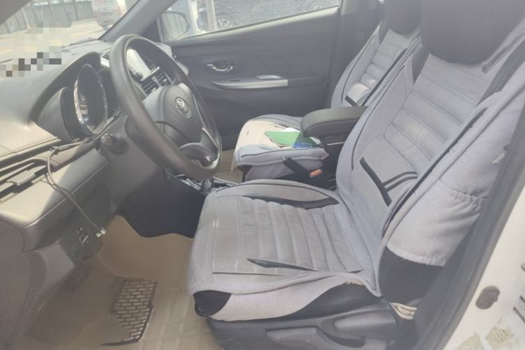 Used Toyota YARiS L Zhi Xuan 2015 1.5E Automatic Charm Edition
