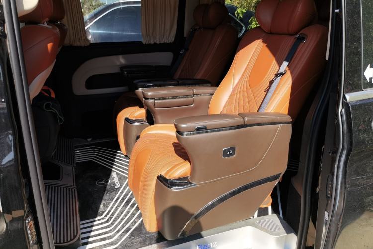 Used Mercedes-Benz Vito 2018 2.0T Business Version China VI Emission Standard Left Rear Seat