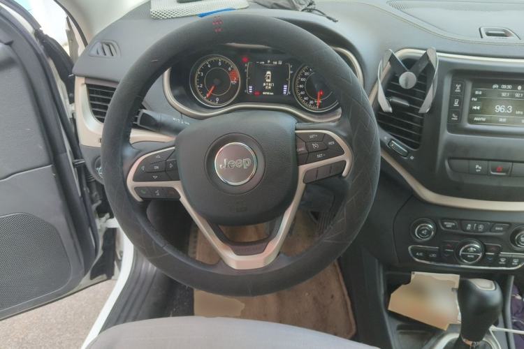 Used Jeep Cherokee 2016 2.4L Leading Edition