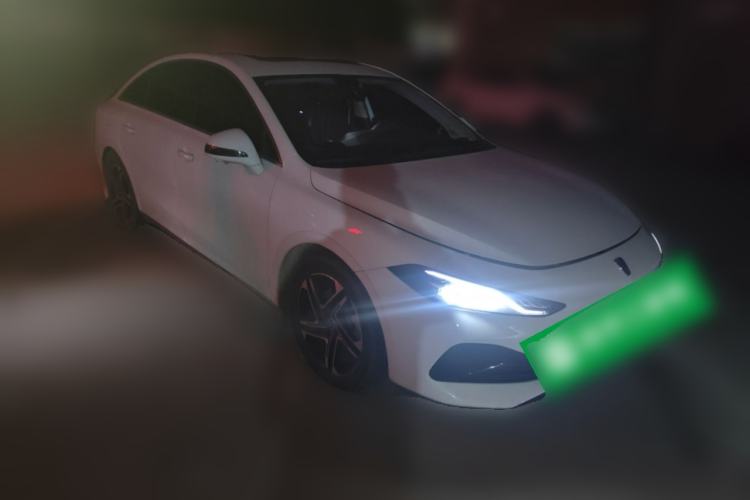 Used Roewe D7 2023 DMH 125km Excellence Edition Front Right 45 Deg