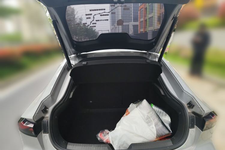 Used CHANGAN UNI-V 2022 1.5T Prestige Version Trunk