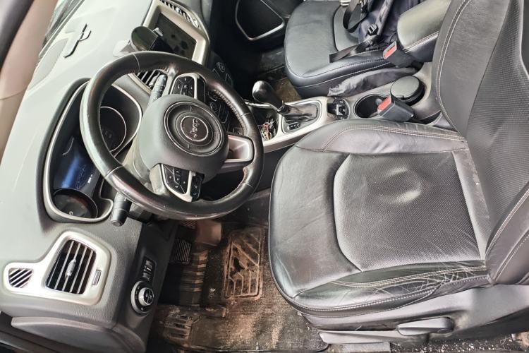 Used Jeep Compass 2017 200T Automatic Family Edition
