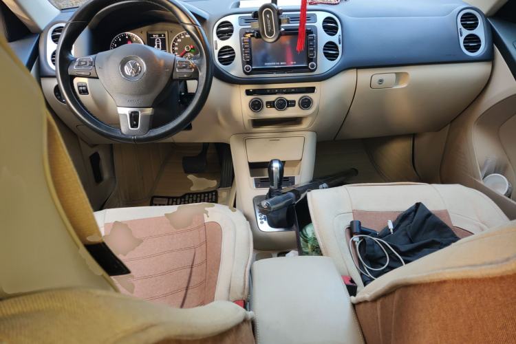 Used Volkswagen Tiguan 2015 1.8TSI Automatic Two-Wheel Drive Comfort Edition Center Console