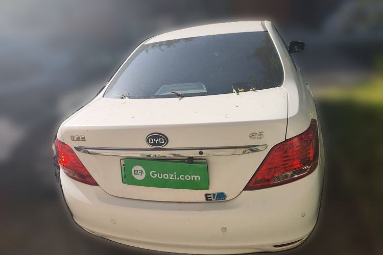 Used BYD e5 2016 300 Luxury Edition Rear