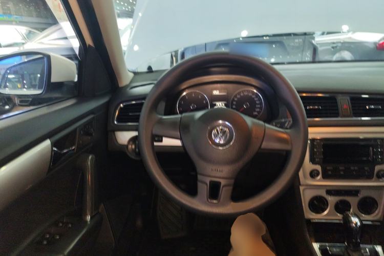 Used Volkswagen Gran Lavida 2013 1.4 TSI Automatic Comfort Model Steering Wheel