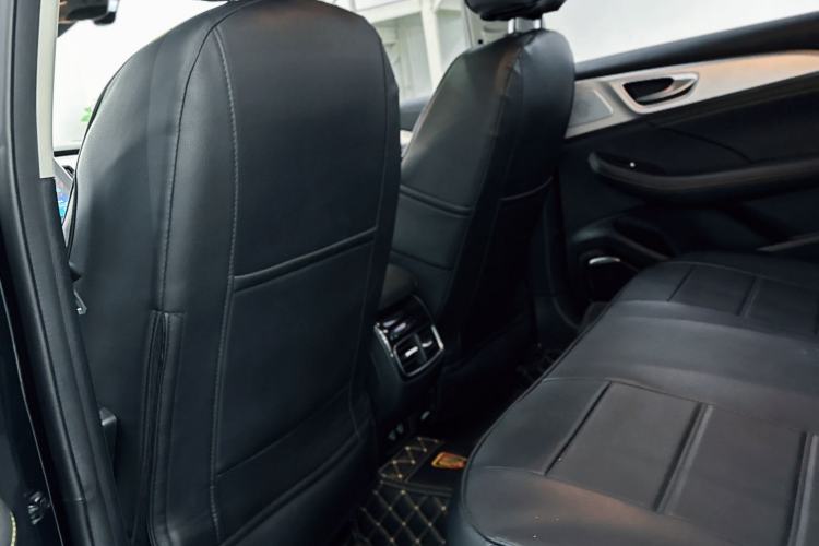 Used Roewe i6 MAX 2020 300TGI Automatic "Swell Cool Smart Drive" Edition
