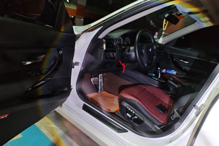 Used BMW 3 Series GT 2018 320i Sport Edition Driver Seat