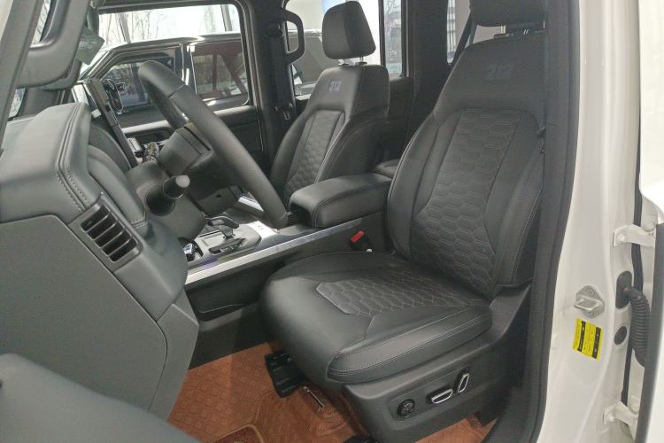 Used 212 T01 2024 2.0T Mechanic
