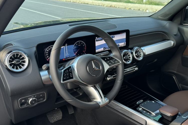 Used Mercedes-Benz GLB 2024 GLB 220 Dynamic Edition Interior 13