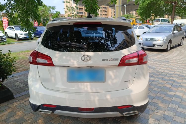 Used BAIC Senova X65 2015 2.0T Automatic Elite Model
