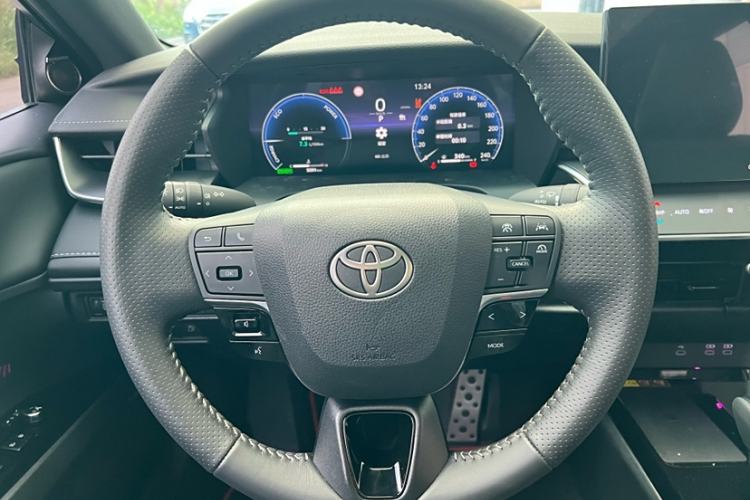 Used Toyota Camry 2025 Dual-Motor 2.0 HXS Glory Edition