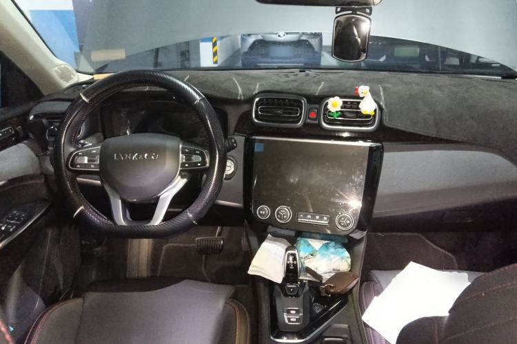 Used Lynk & Co 02 2020 1.5T DCT Two-Wheel Drive Pro Edition Center Console