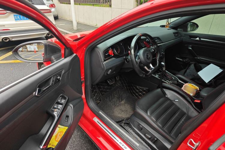 Used Volkswagen Lamando 2017 2.0T GTS Driver Seat