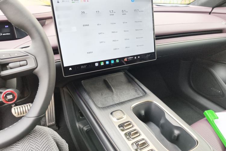 Used Xiaomi Auto SU7 2024 Four-Wheel Drive Ultra-Long Range Advanced Intelligent Driving Max Edition
