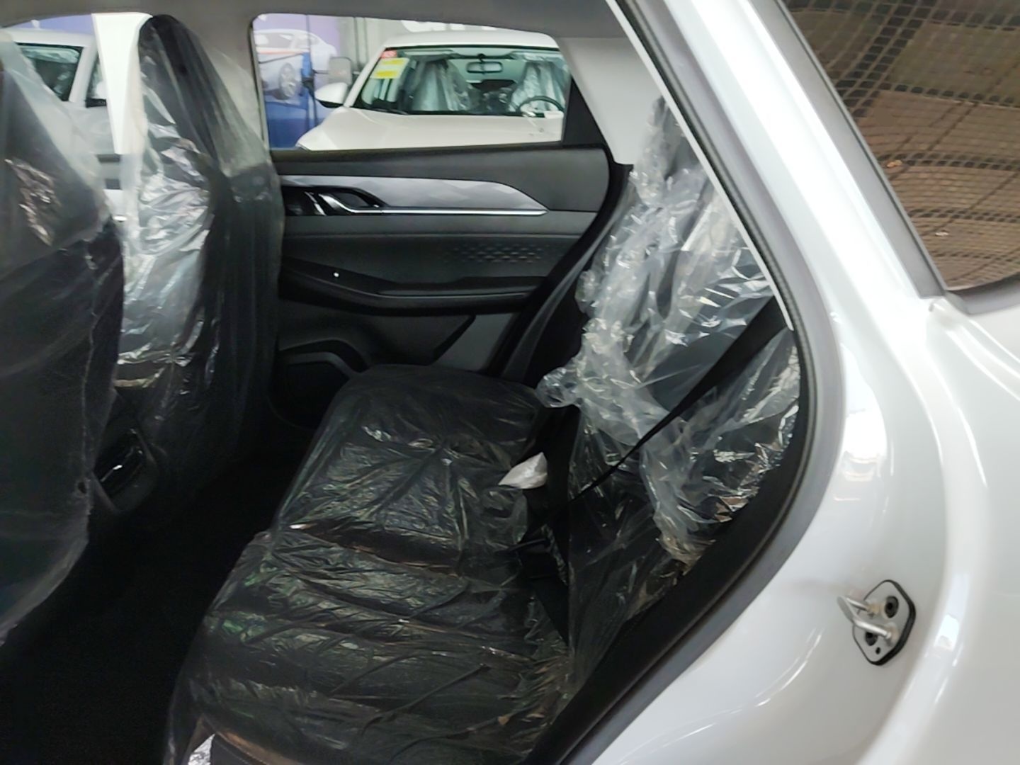 Dongfeng Aeolus SKY EV01 2025 530 km AIR Elite Edition — снимка 20