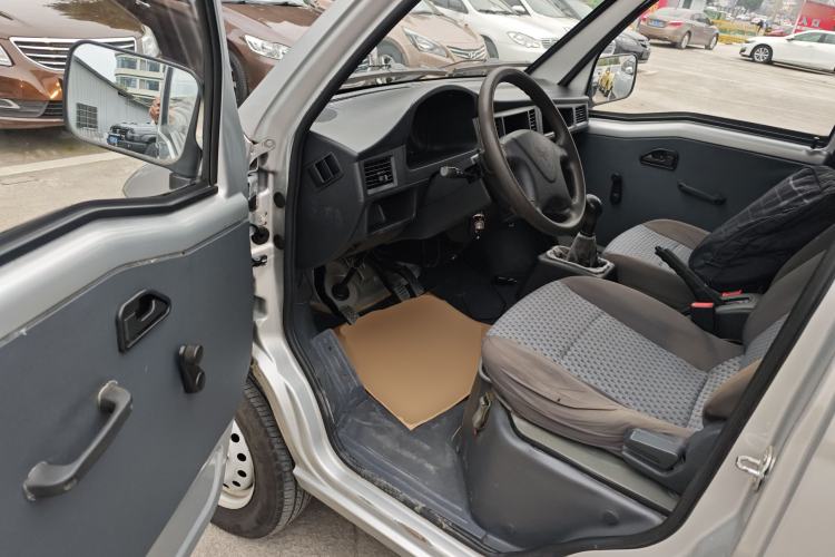 Used Wuling Zhiguang 2015 1.2L Practical LS-I Model