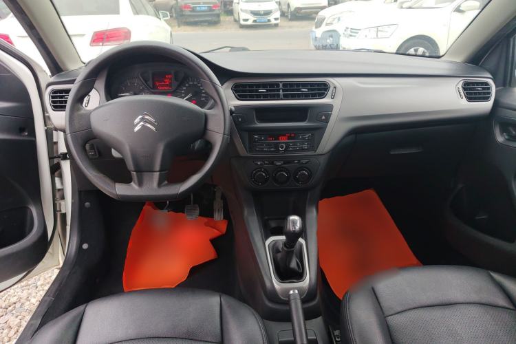 Used Citroen Elysee 2014 1.6L Manual Fashion Edition Center Console