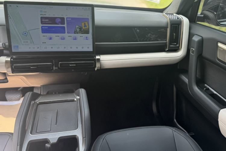 Used iCAR 03T 2024 520km Two-Wheel Drive Long-Range Version Interior 4