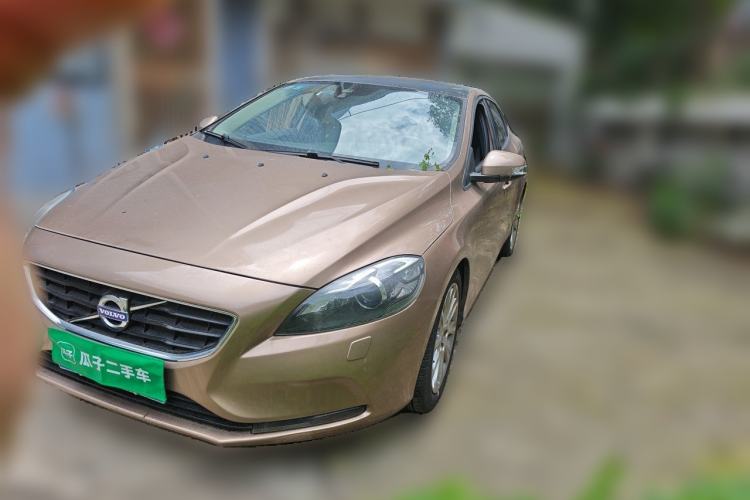 Used Volvo V40 2015 1.6T Zhiyi Edition