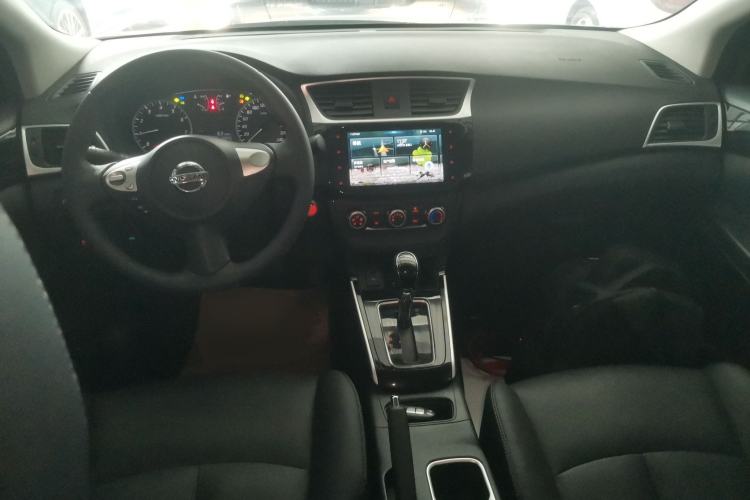 Used Nissan Sylphy 2019 1.6XV CVT Smart Connect Luxury Edition China VI Standard Center Console