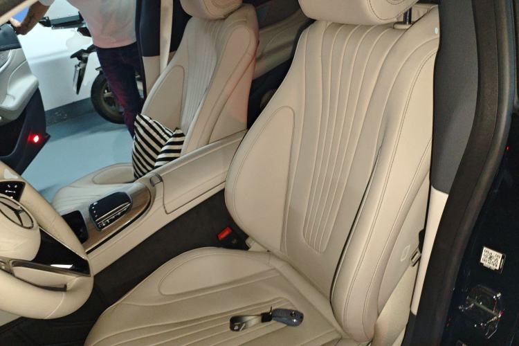 Used Mercedes-Benz CLS 2023 Refreshed CLS 300 Dynamic Edition Left Front Seat